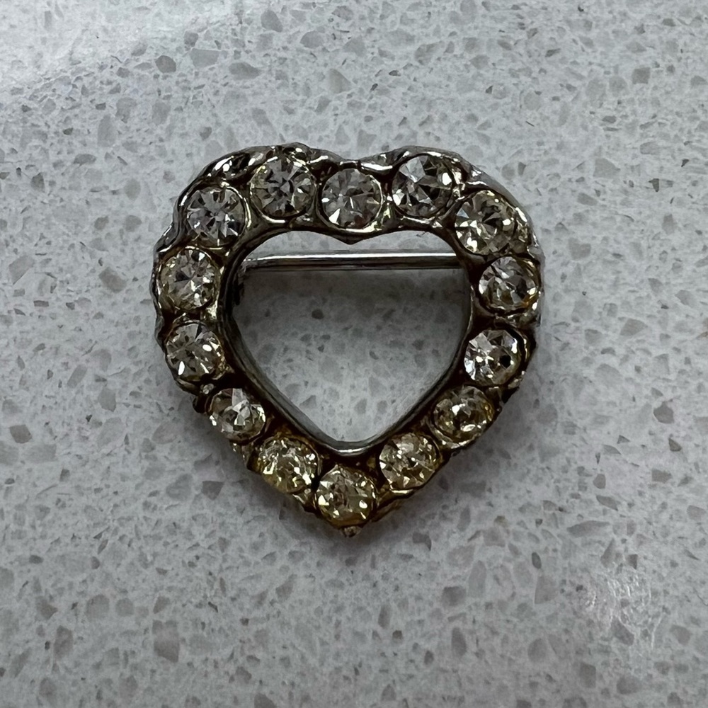 Vintage Heart Pins Dainty Tiny Valentine's Day Brooches - Picture 4 of 10